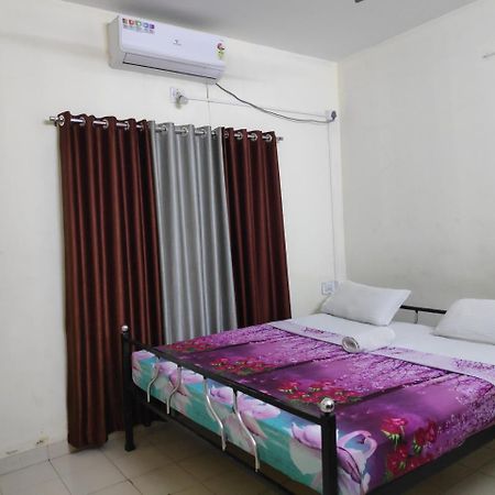 Hotel Silver Space Ernakulam Zewnętrze zdjęcie