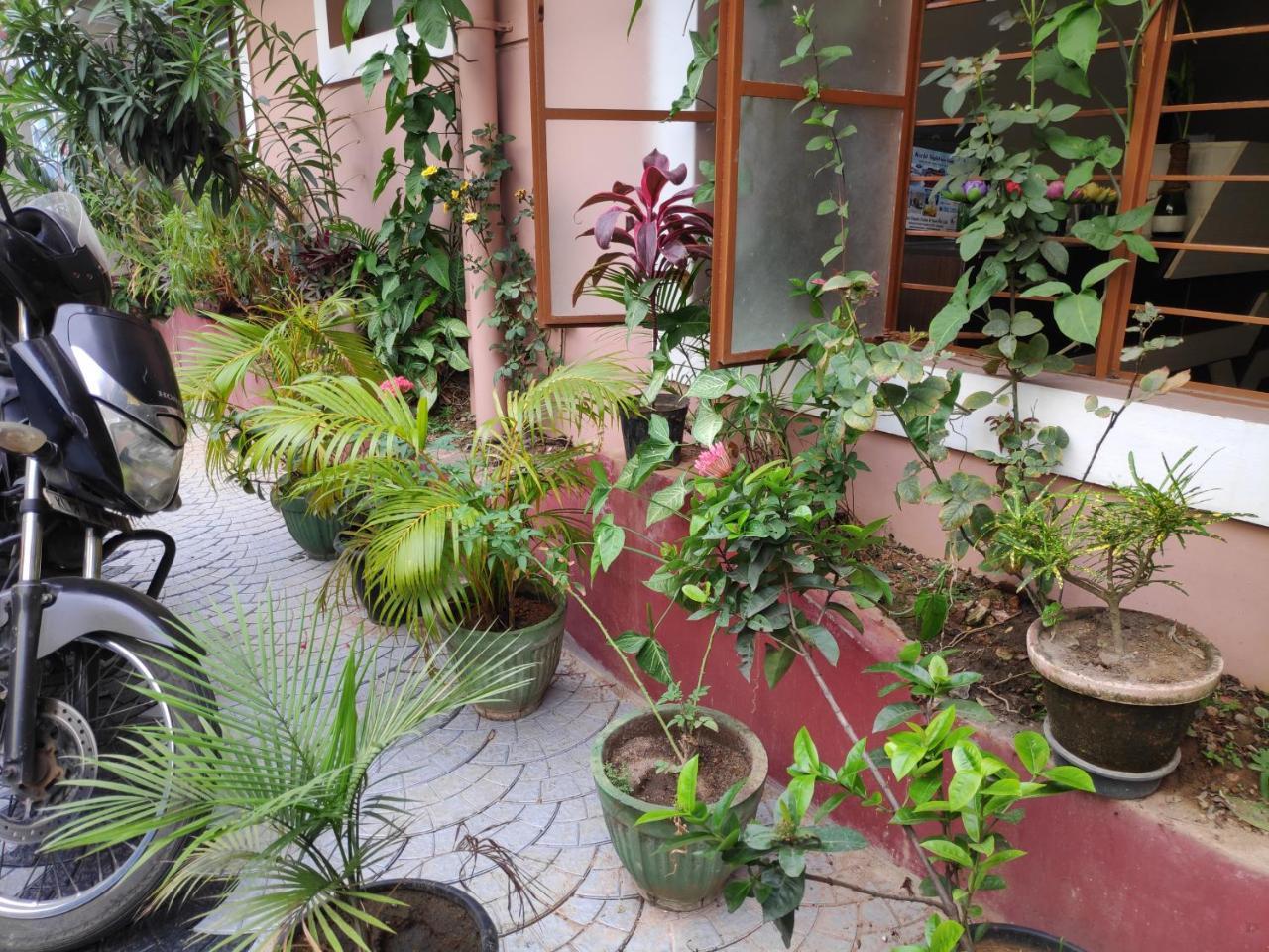 Hotel Silver Space Ernakulam Zewnętrze zdjęcie