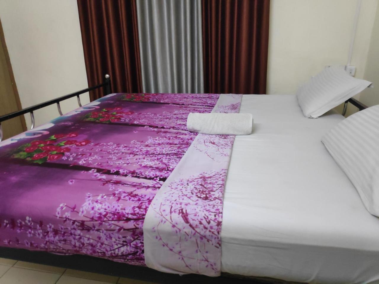 Hotel Silver Space Ernakulam Zewnętrze zdjęcie